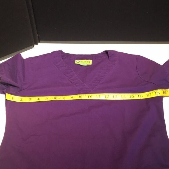 Crocs Purple Scrub Top Extra Small - Picture 10 of 13